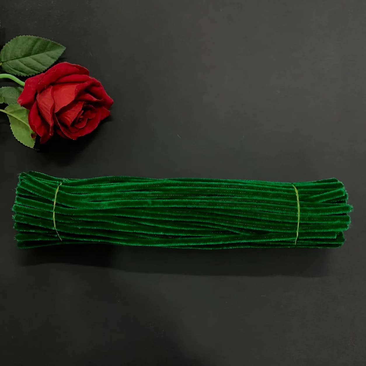 Pipe Cleaner (100 pcs/pack) — 8 mm in Christmas Green