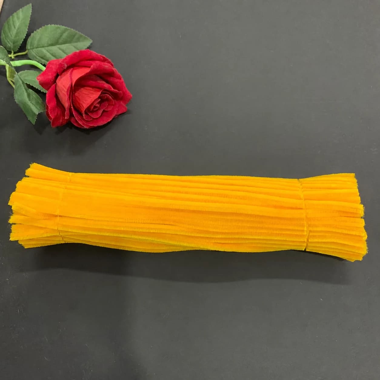 Pipe Cleaner (100 pcs/pack) — 8 mm in Pumpkin Yellow