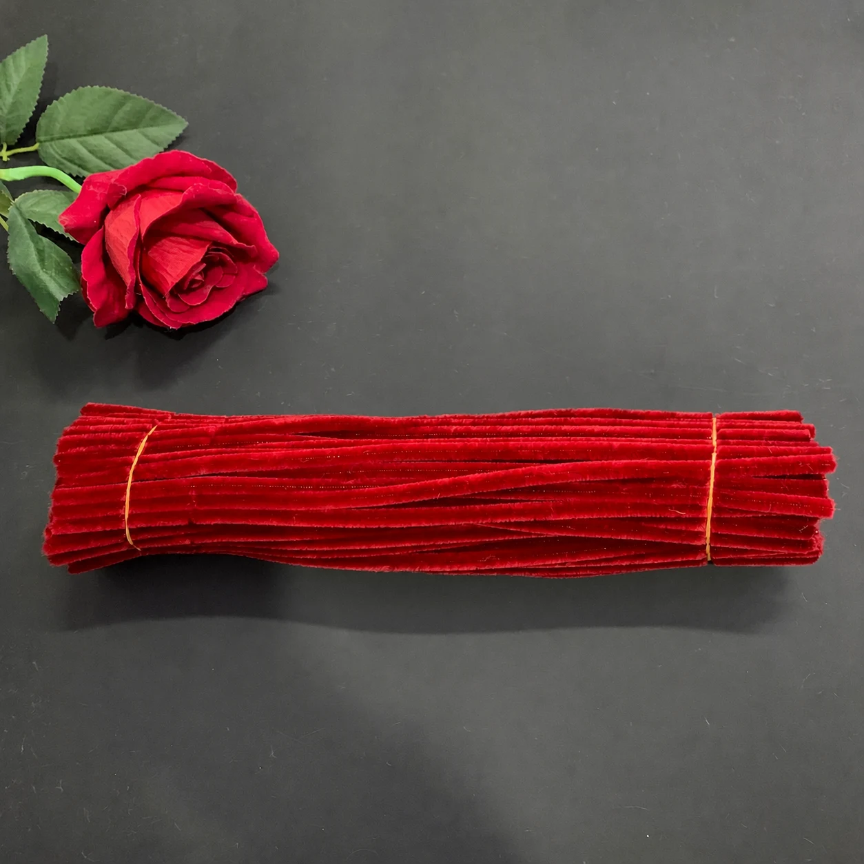 Maroon pipe cleaners, 8 mm, 100 pieces per pack