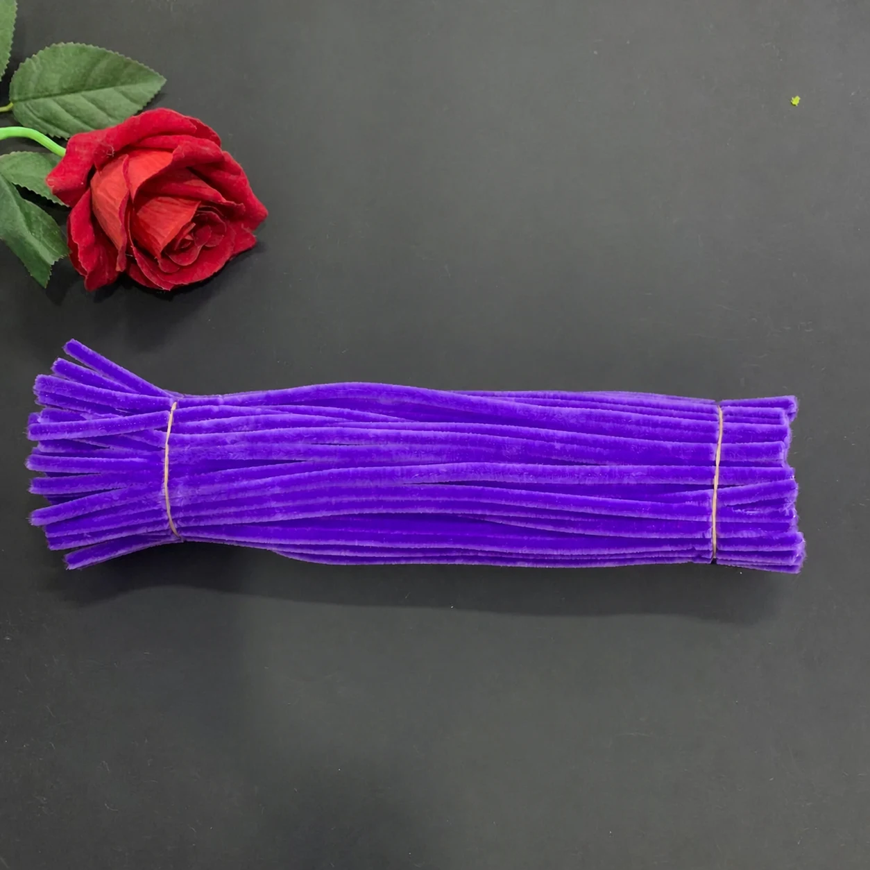 A032 Medium Purple pipe cleaners